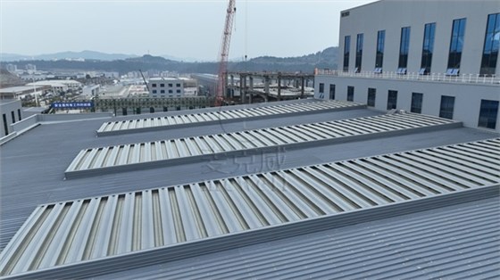 廣元間隔風道式排煙天窗